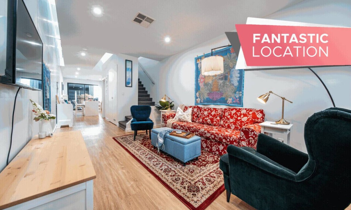 Tonsley House | Kashida - 2BR Townhouse WiFi Study