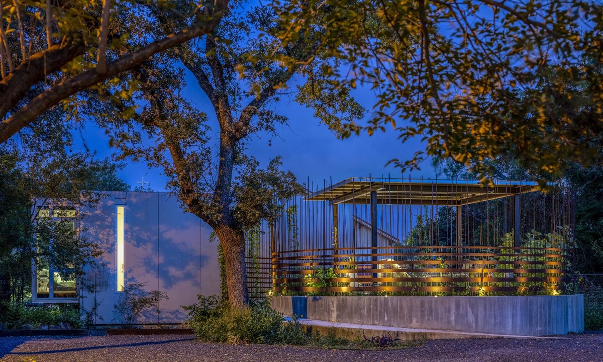 Galindo House | Kasita Nest is a prefabricated, smart home for romantic getaways.