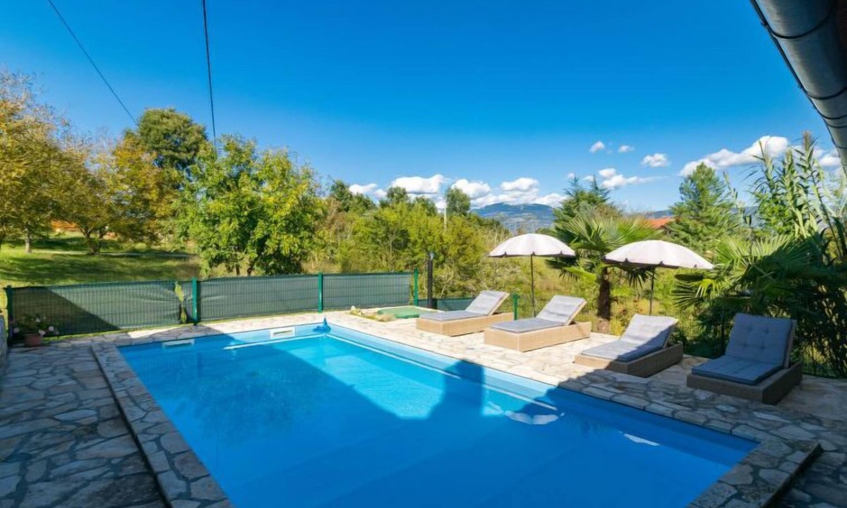 Pican House | Kate (IPC153) by Interhome