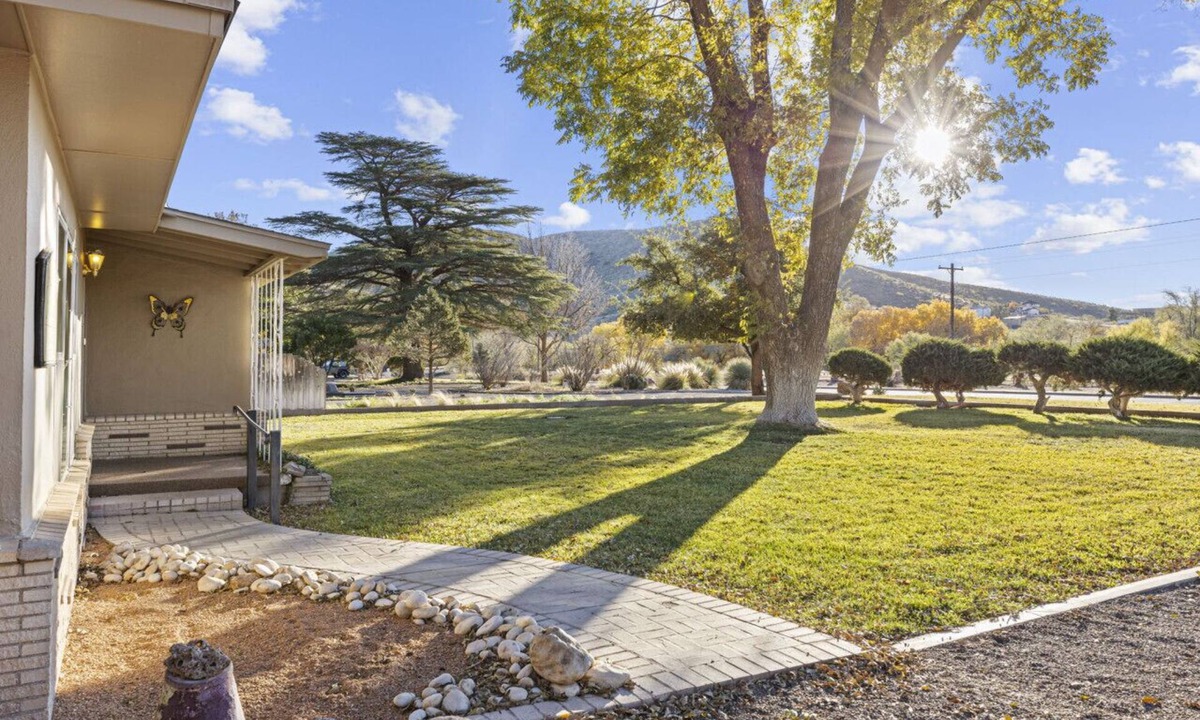 Marfa House | Kathryn`s Corner Cottage - Gorgeous Views