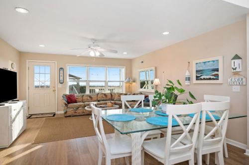 Caswell Beach House | Katie Lous Place