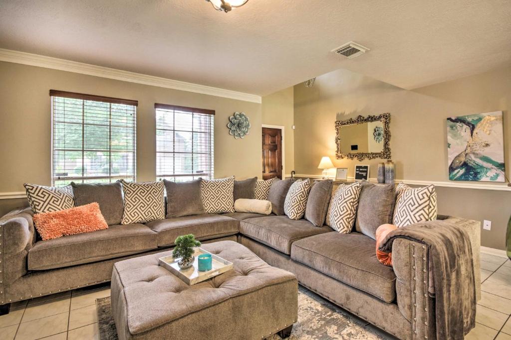 Barker House | Katy Family Home Less Than 30 Miles to Downtown Houston!