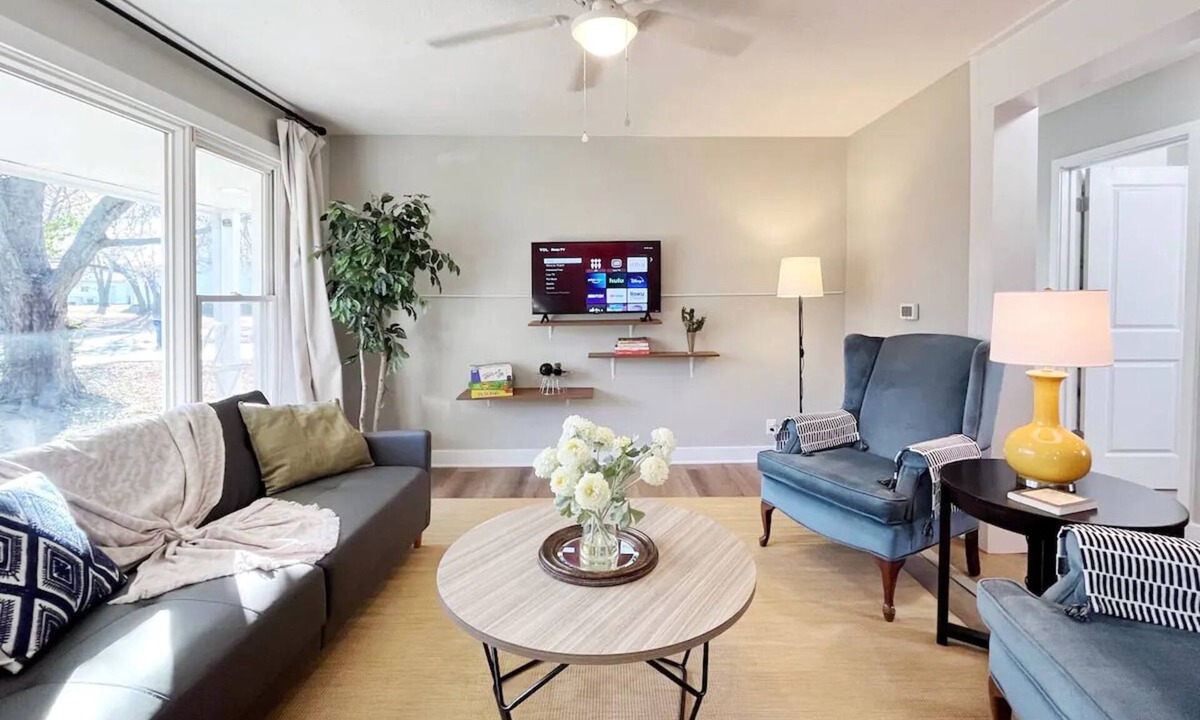 Sedalia House | Katy Trail Rest Stop