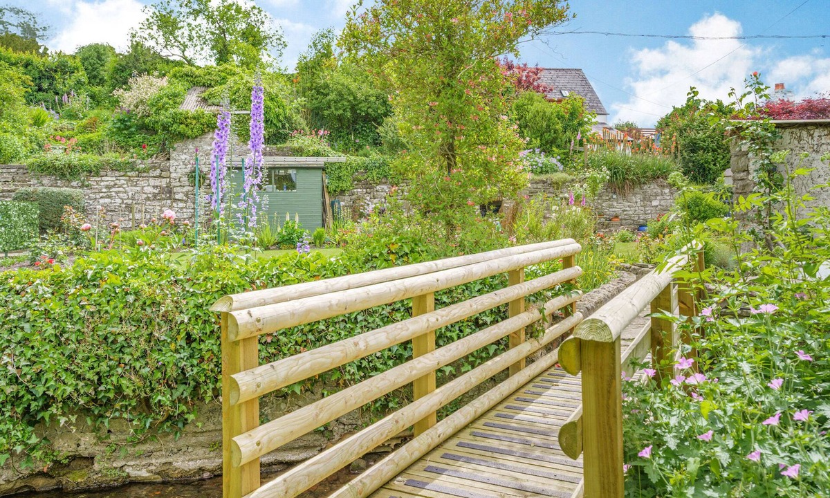 Glangrwyney Cottage | Kavieng