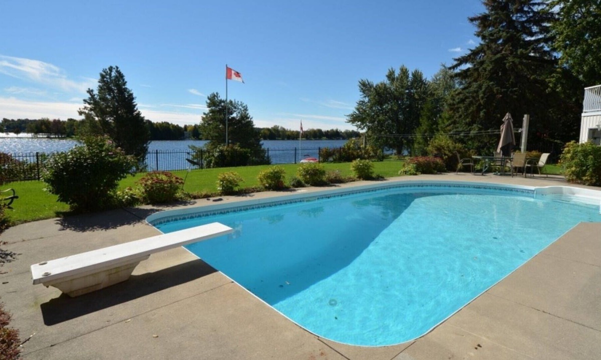 Peterborough Cottage | Kawartha Lake Cottage Winter Rental