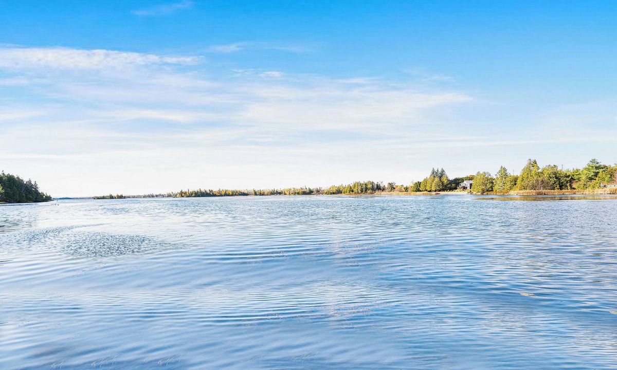 Kirkfield Cottage | Kawartha Lakefront Cottage | Fire Pit, Scenic Views & Nature