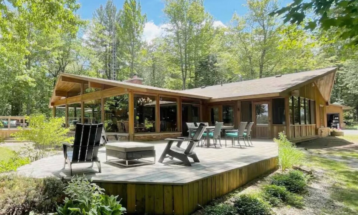 Irondale Cottage | Kawartha Lakes Private Lakefront Estate
