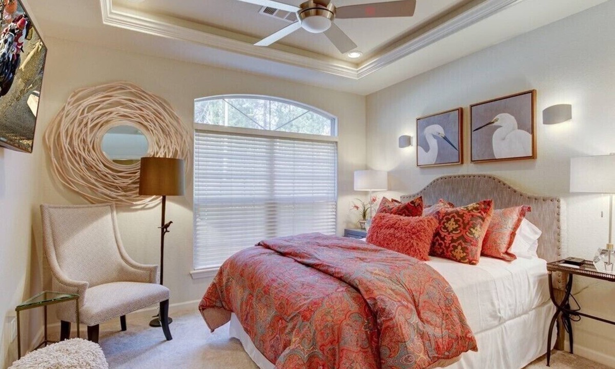 Mid America Condo | KAY'S "NO REGRETS" LOADED & LUXURIOUS 2/2 VILLA! NO STEPS! LAKE DISTRICT