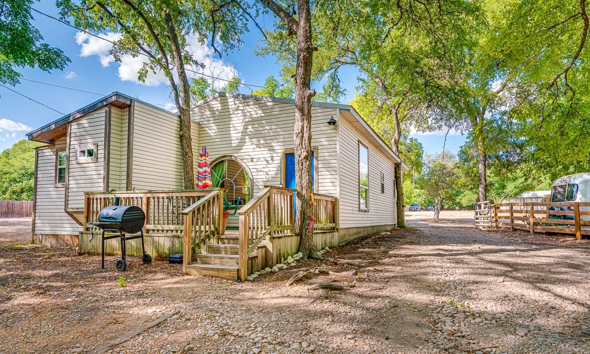 New Braunfels House | Kayak, Cowboy Pool, 20% Off, River, Nature, Family