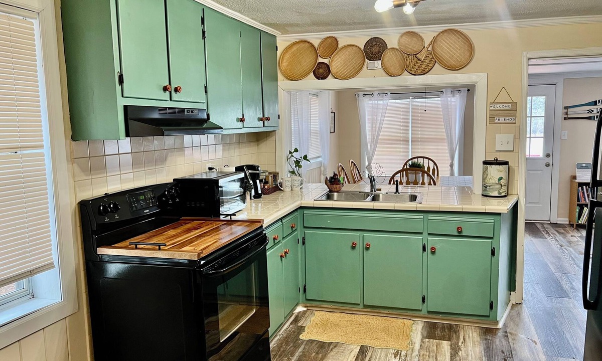 Jackson Cottage | Kayak, Grill, Fishing, Firepit