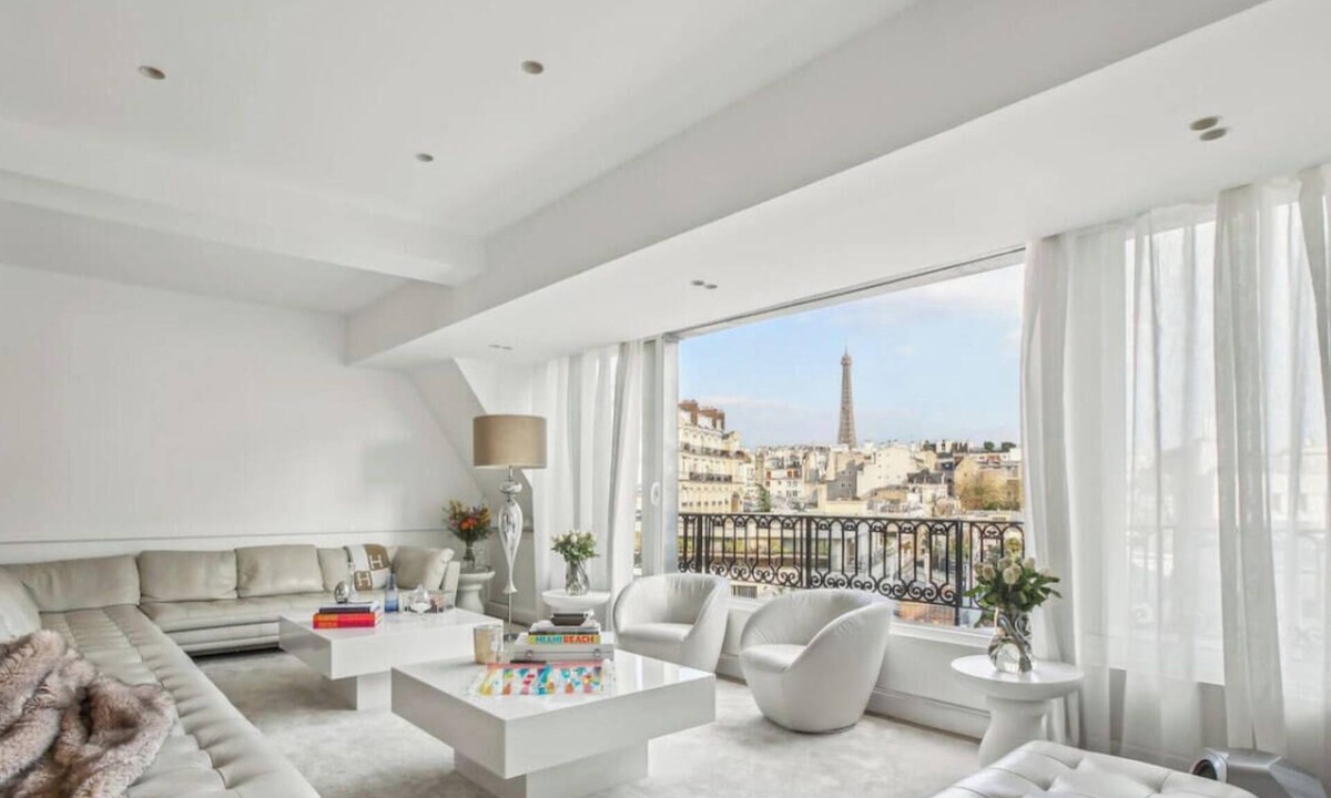 16th Arrondissement Apartment | KAZA BELLA - Trocadero, amazing Eiffel tower view