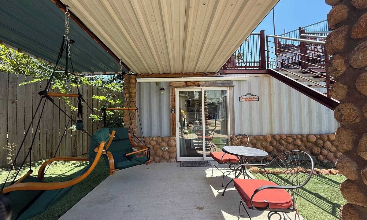 Medicine Park House | KB Book Fort Sill Tiny House, Slps 4 1BR/1BA.