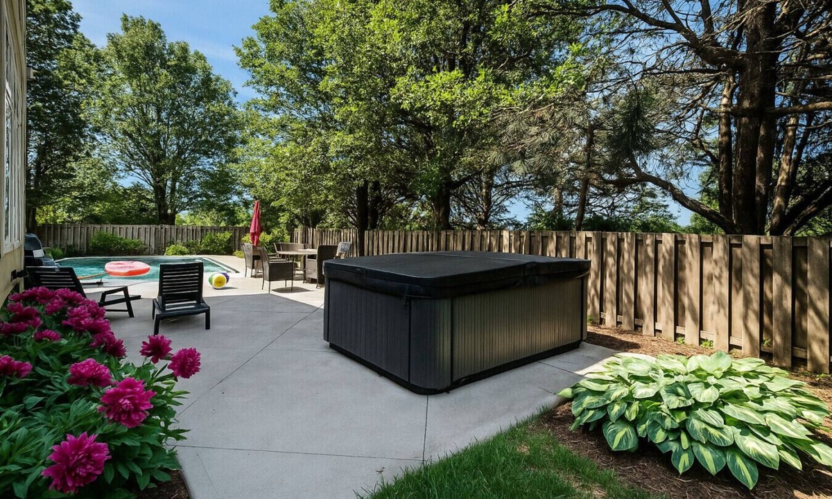Olathe House | KC Oasis: Pool, Hot Tub, Sauna