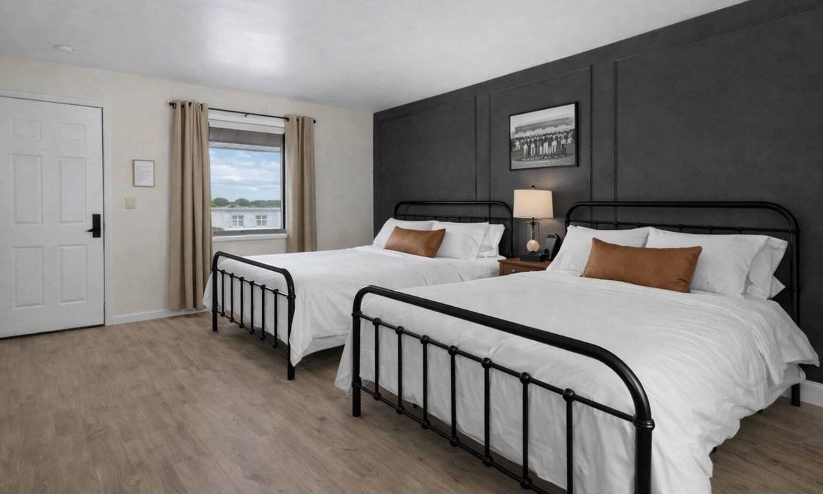 East Springfield Hotel | KC's Corner Motel