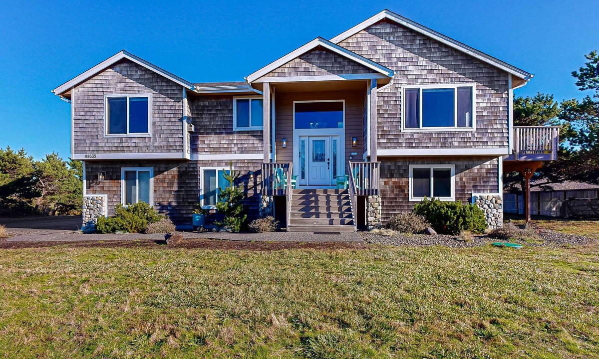 Warrenton House | KC's Serenity By The Sea/Jacuzzi/Fire-pit