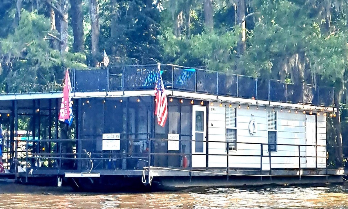 Uncertain Boat Rental | Keepin It Reel on Caddo Lake (Houseboat)