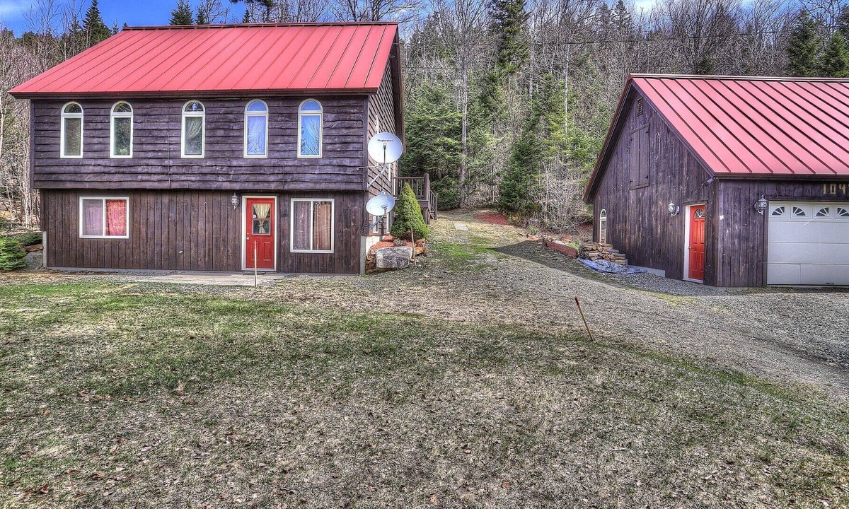 Rangeley House | Kelley - Gorgeous home tucked into the woods, just off the road, near Beaver Mountain Lake