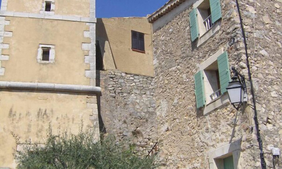 Moissac-Bellevue House | Kellonengite