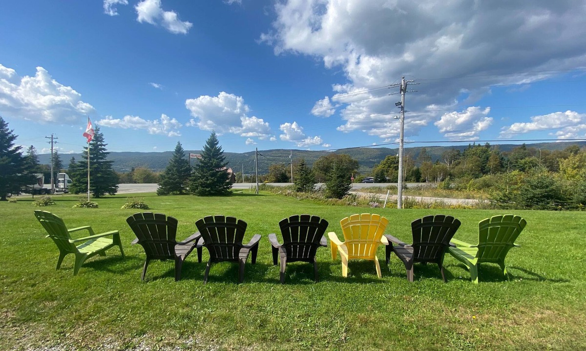 Boularderie East Hotel | Kelly's View Motel