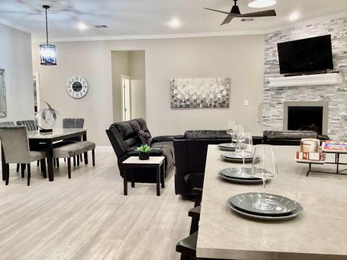 Clear Lake Shores House | Kemah Marina Home for 8
