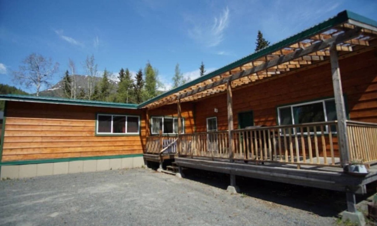 Cooper Landing House | Kenai River Float-n-Fish Drift House