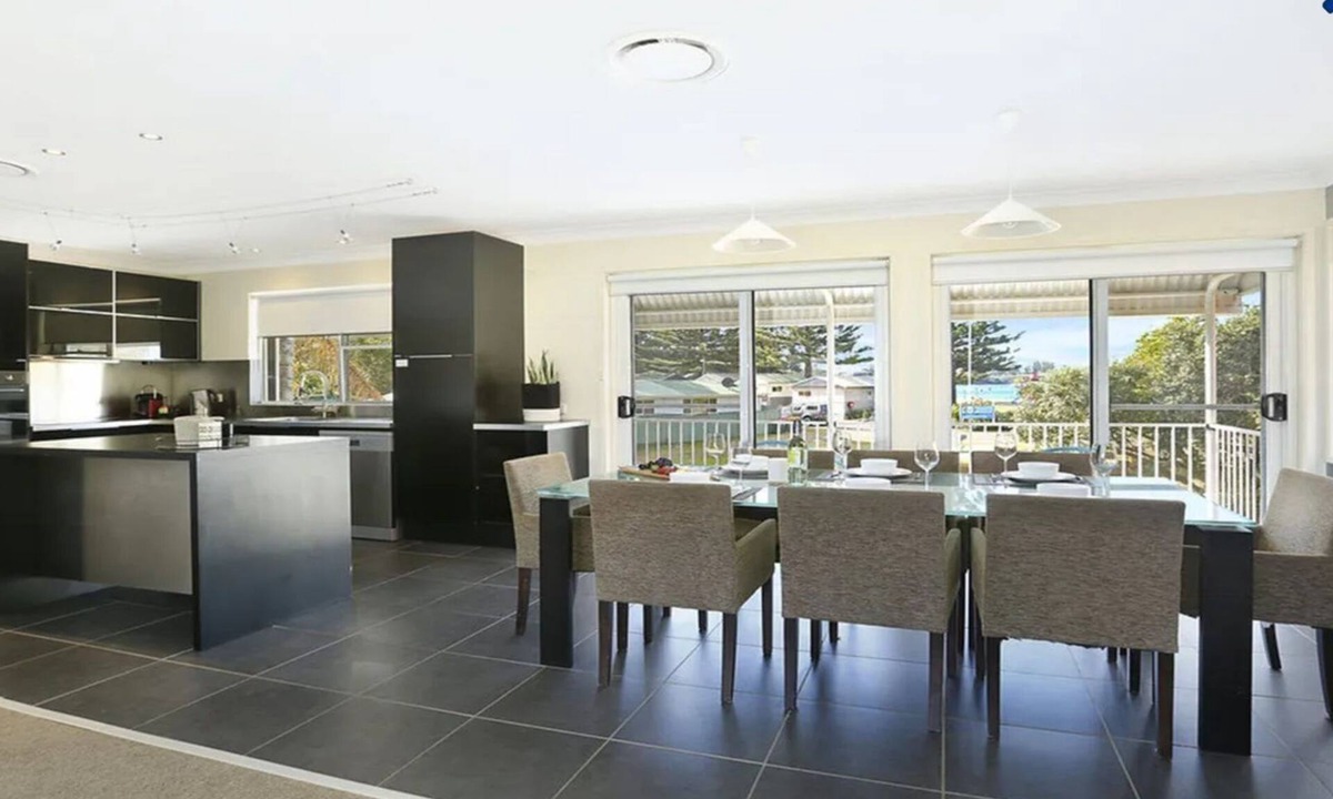 Kiama Apartment | Kendalls One - beach at your doorstep