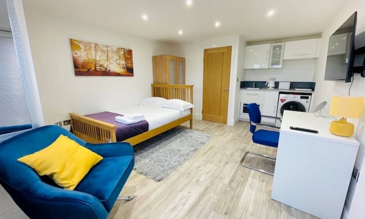 Kenilworth Apartment | KENILWORTH STUDIO * PARKING * NETFLIX