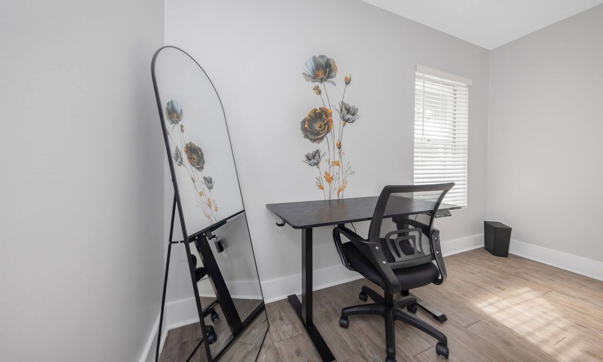Beach Park Apartment | Kennedy Blvd Cozy Retreat