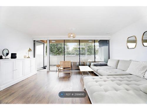 North Kensington Apartment | Kensington house