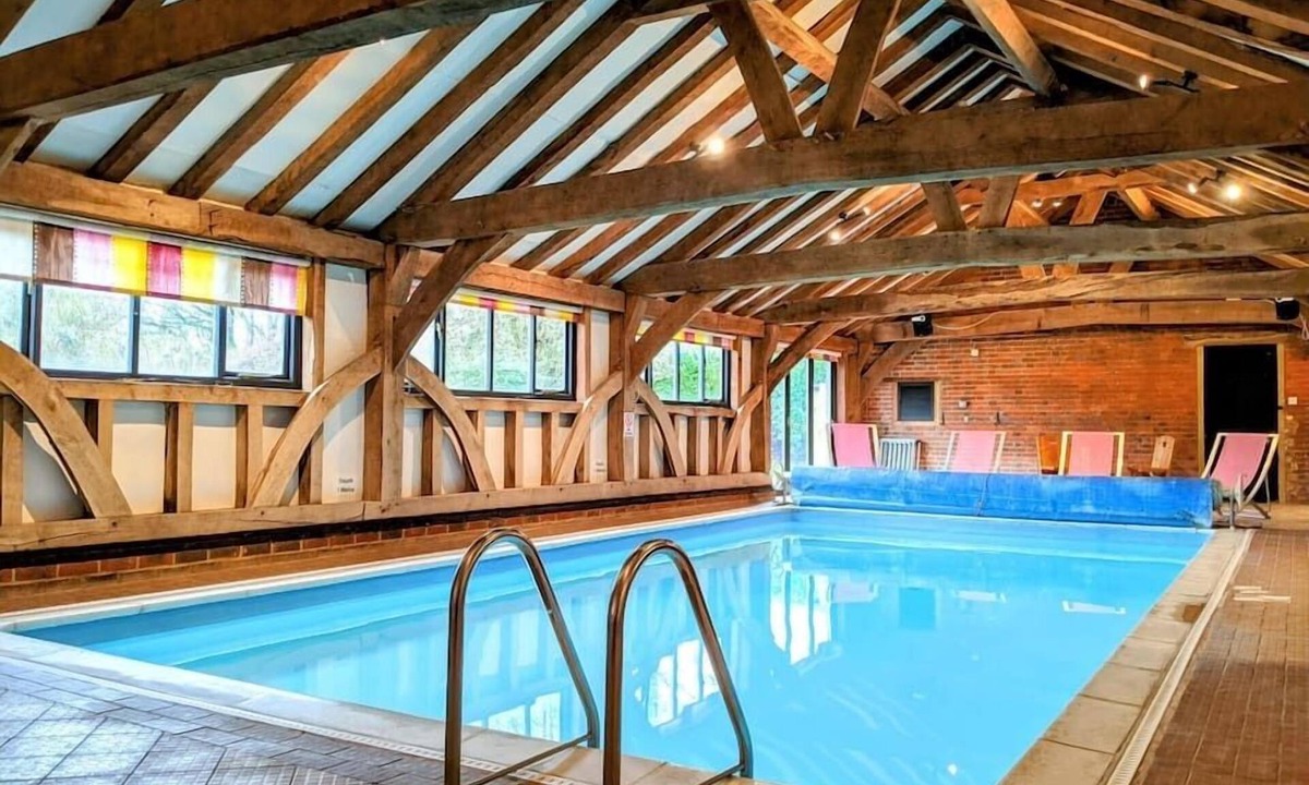 Bilting House | Kent Pool Cottage