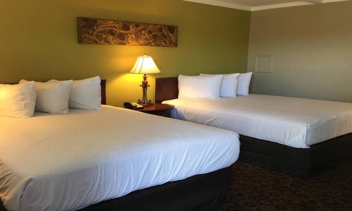 Gilbertsville Hotel | Kentucky Lake Inn