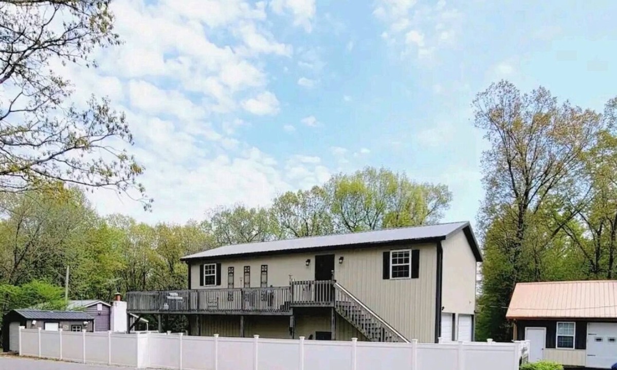 Gilbertsville House | Kentucky Lake Oasis- Walk to Lake, Game Room, Fire Pit & Boat Parking