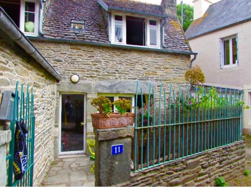 Locquirec House | Ker Iliz