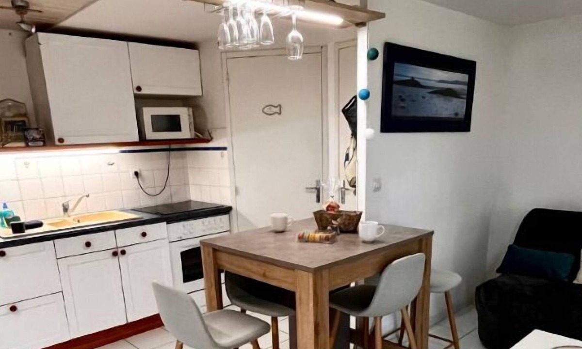 Kerherou Condo | Keraven, charming cottage, shared pool