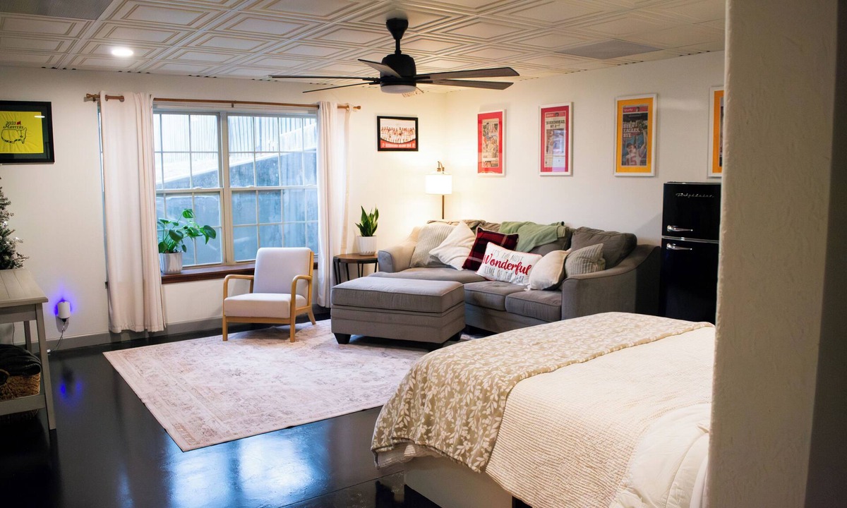 Joplin House | Kerbside Den - Private Basement Suite