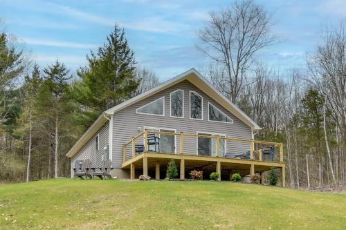 Town of Jerusalem House | Keuka Lake Retreat Steps From Marina!