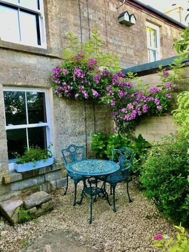 Stroud House | Key Cottage, sleeps 8