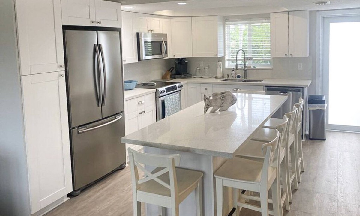 Pirates Cove House | Key Largo Three Level Townhouse on the Ocean Side, great amenities and two pools