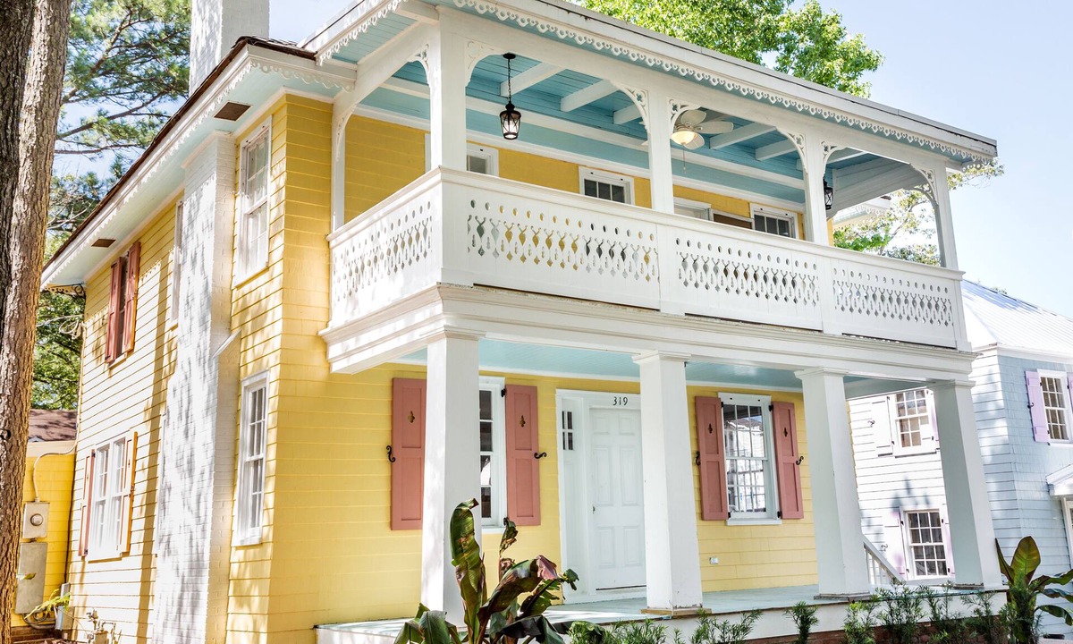 Northeast Virginia Beach House | KEY WEST INSPIRED 5 BEDROOM HOME. 4 MINUTE WALK TO BEACH & BOARDWALK