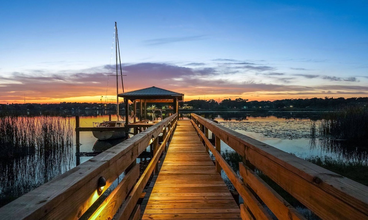 Fairvilla House | Key West Themed Lakefront Oasis with Liveaboard Sailboat!