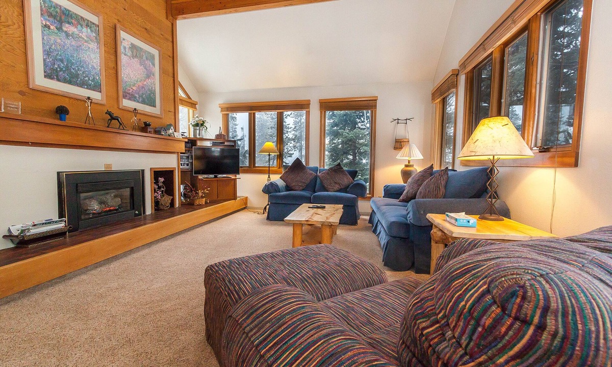 Keystone Condo | Keystone Condo Near Shuttle & Short Walk to Village, Private Deck w/Views!