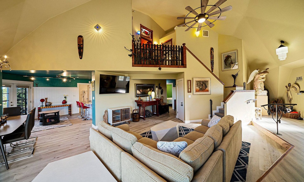 Boyes Hot Springs House | Kid Friendly with Breathtaking Views on 10 Acres