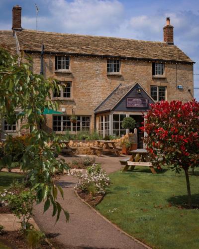 Woodstock Hotel | Killingworth Castle