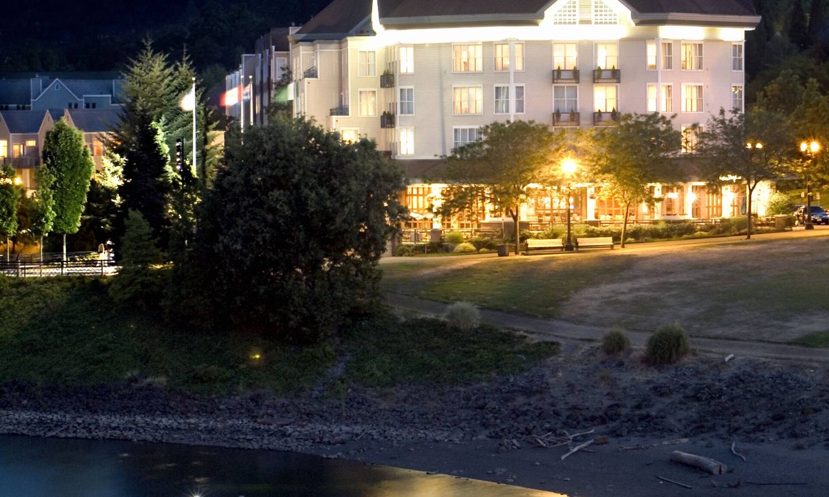 Downtown Portland Hotel | Kimpton Riverplace Hotel by IHG