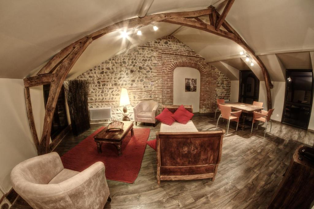 Bazet Apartment | kiné lounge