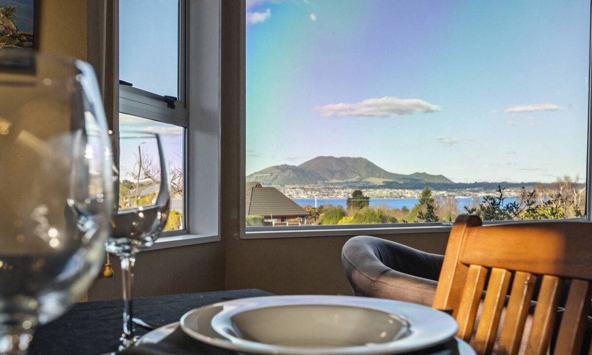 Acacia Bay House | Kinder Cottage