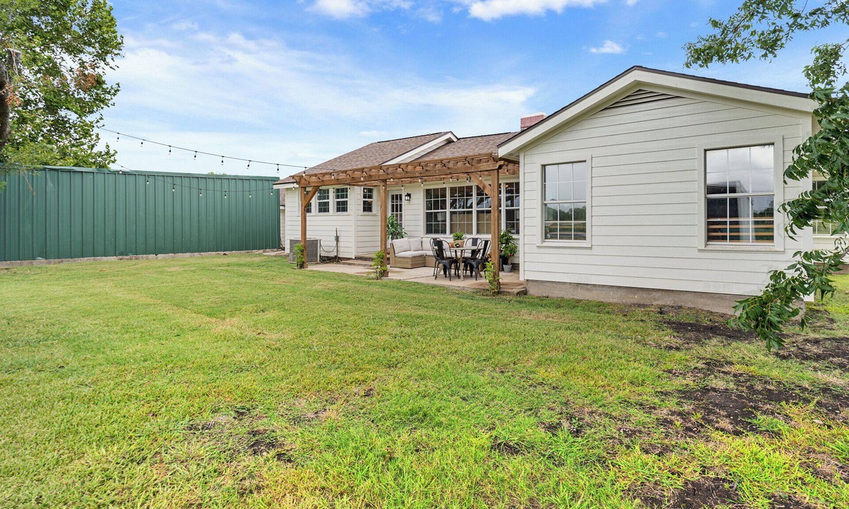 China Spring House | Kindred Cottage - Charming 3 bedroom house 20min from downtown
