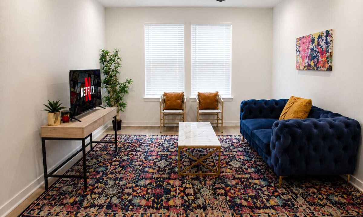 Sherman Apartment | King 1BR · Near Dining · Pool & Gym Laundry Access