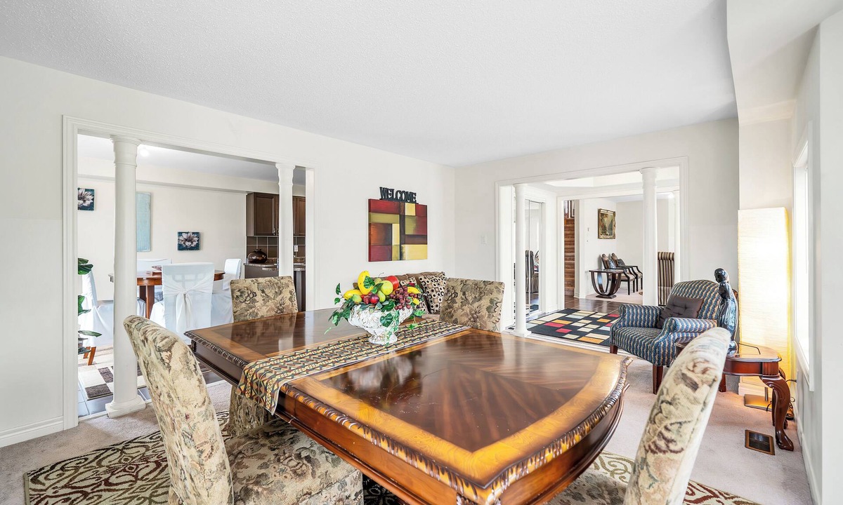 Ajax House | King Bed Comfort On Main Floor