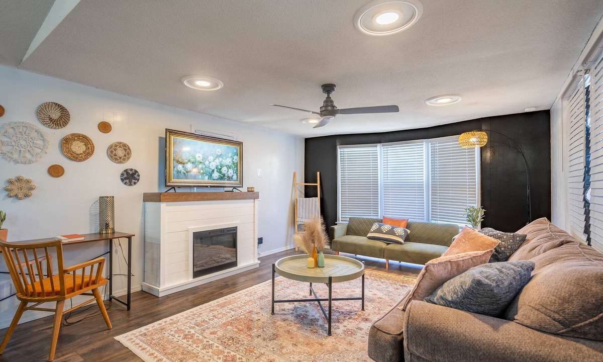 West Odessa House | King Bed Home w/Large Yard Pickleball + Pool Table